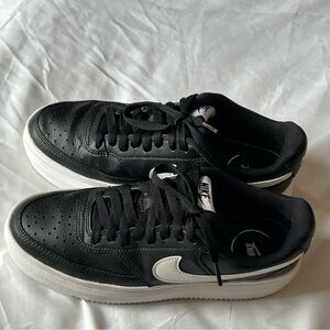 Nike women’s Black Sneakers